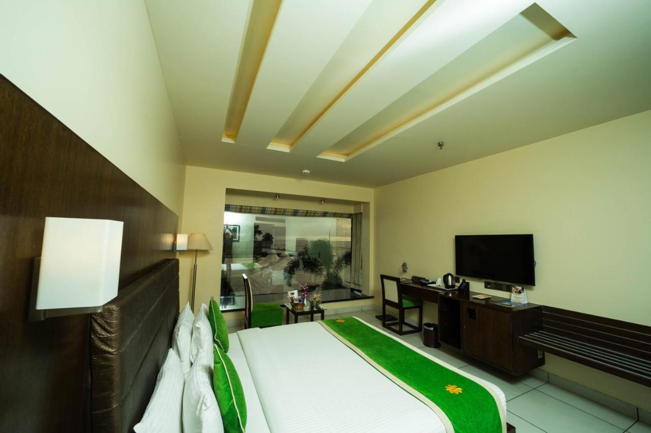The Gold Beach Resort Daman Dış mekan fotoğraf