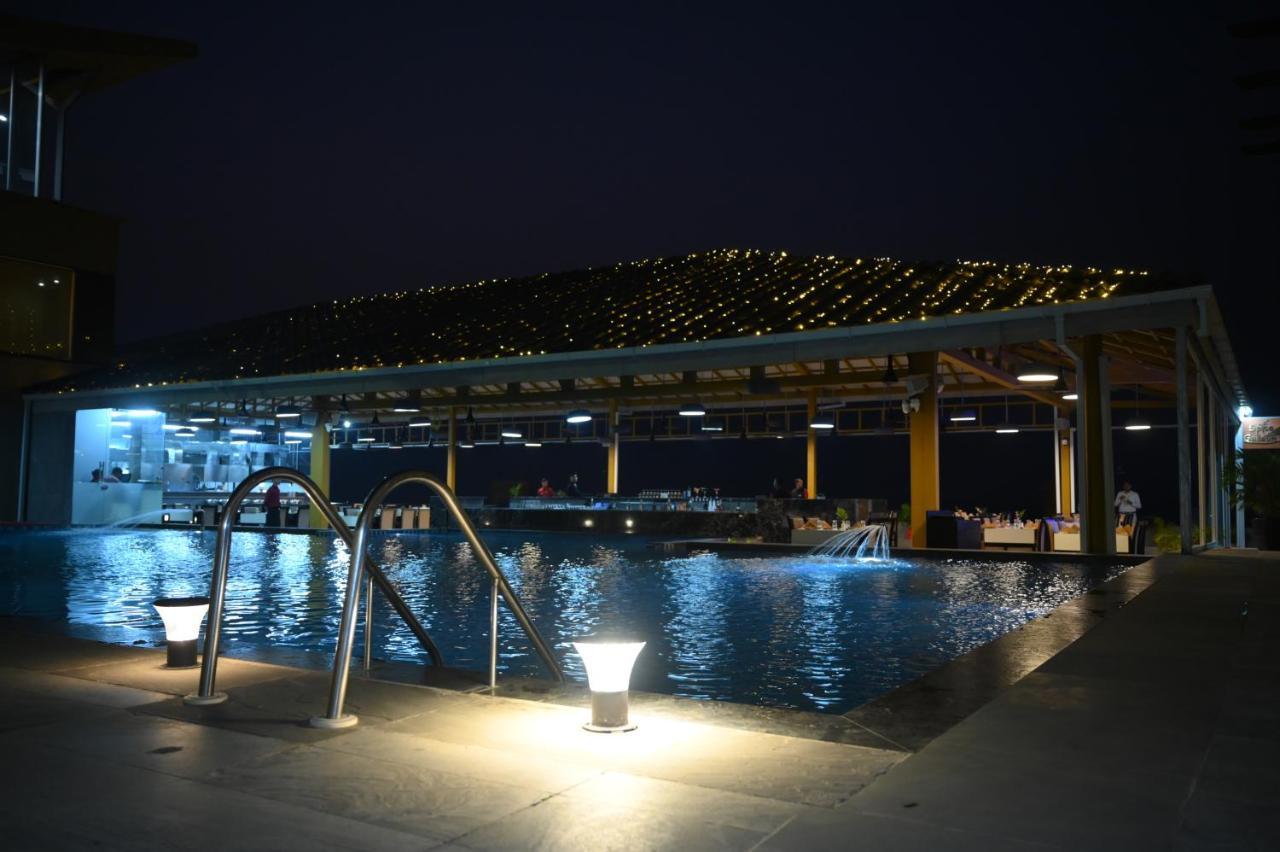 The Gold Beach Resort Daman Dış mekan fotoğraf