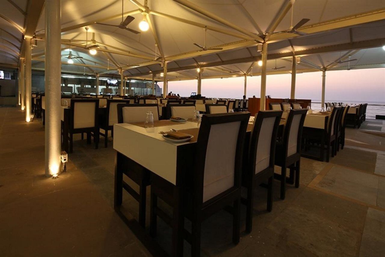 The Gold Beach Resort Daman Dış mekan fotoğraf
