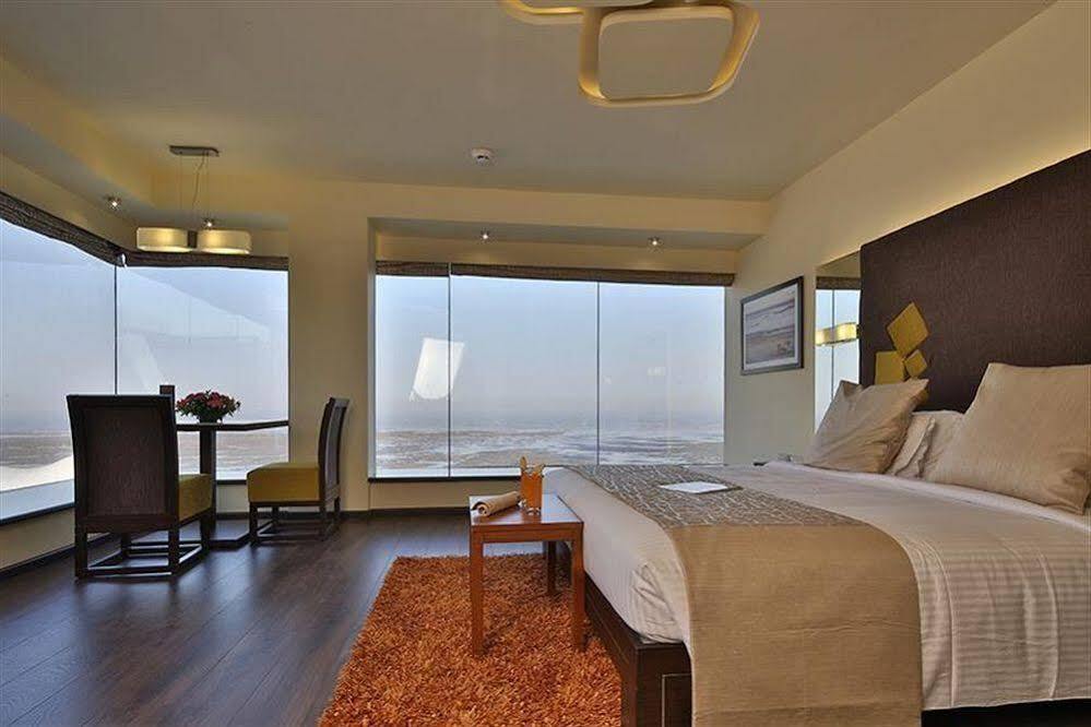 The Gold Beach Resort Daman Dış mekan fotoğraf